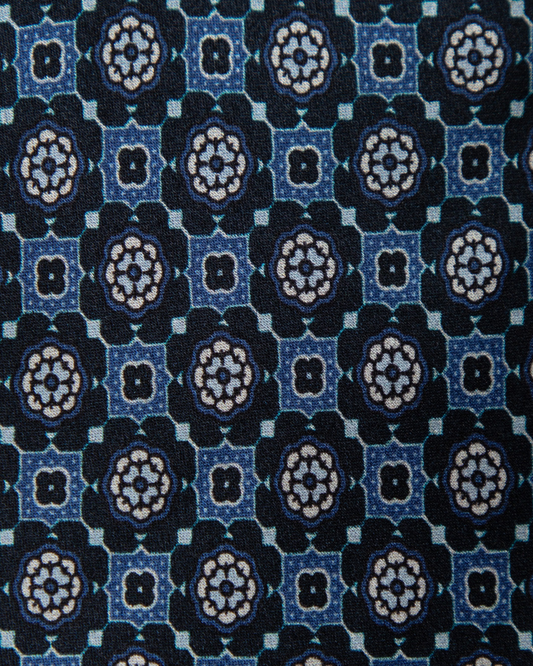 Cravatta Blu Notte e Ceruleo con Rosoni Floreali
