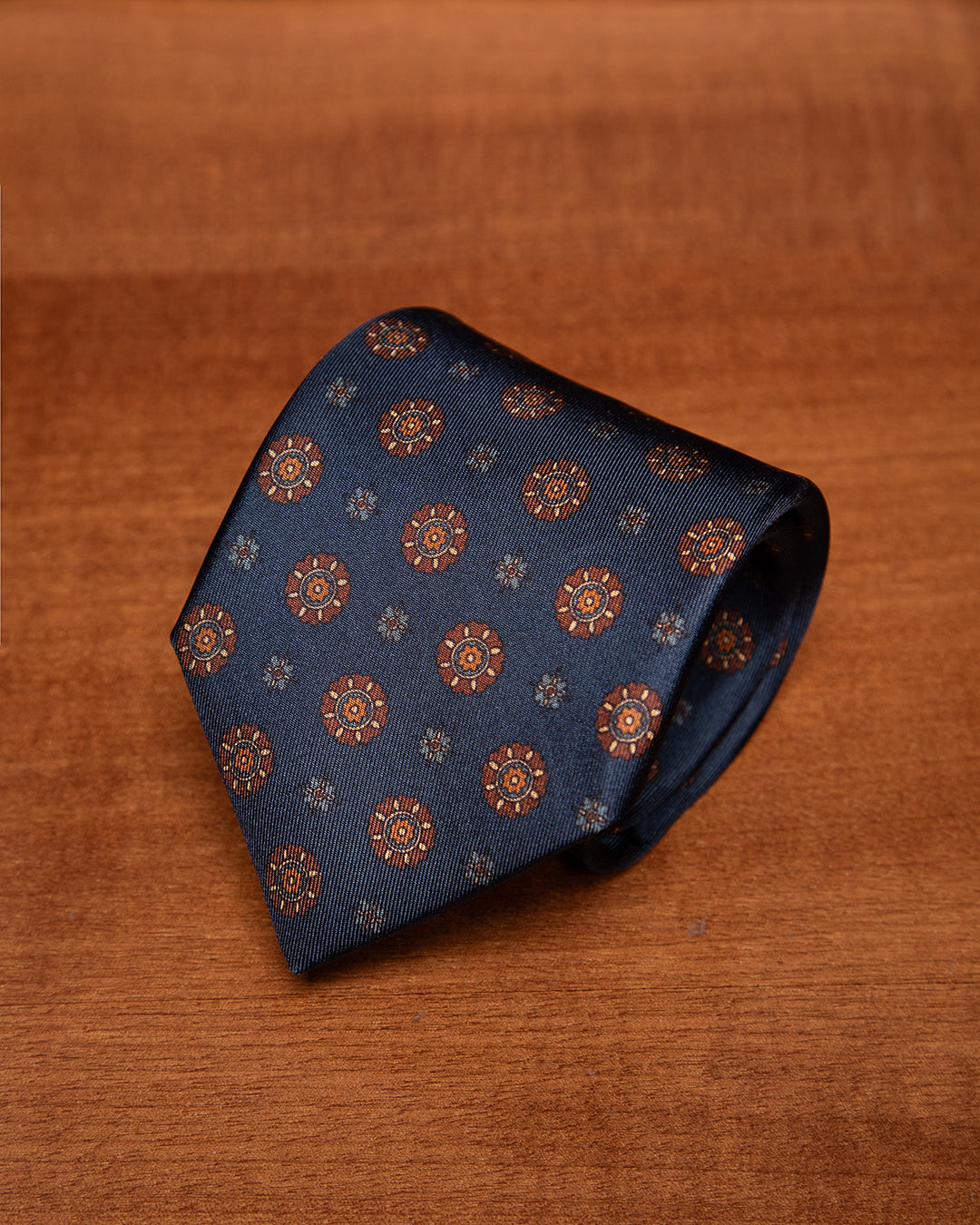 Cravatta Blu Antracite con Micro-Fiori Rame