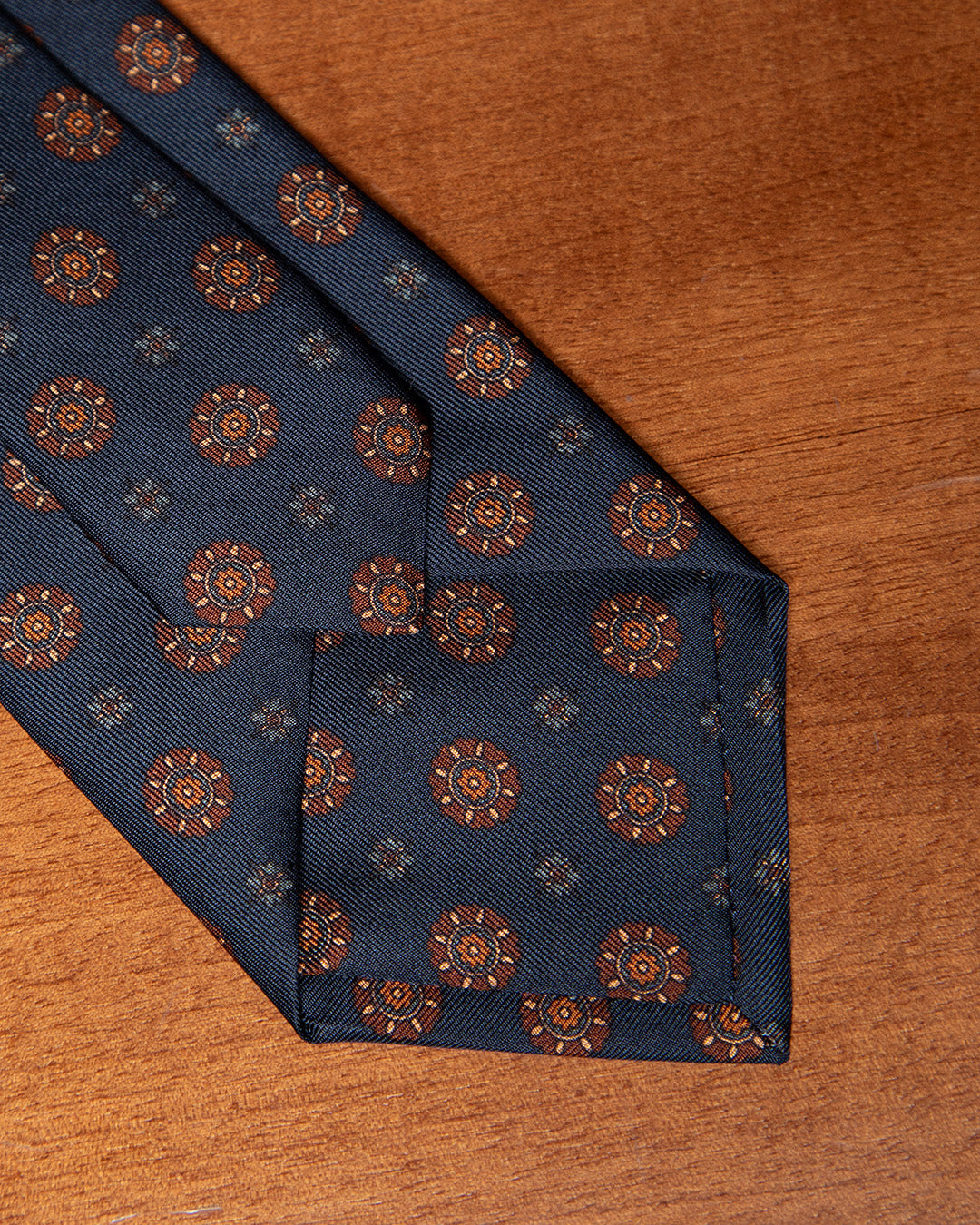 Cravatta Blu Antracite con Micro-Fiori Rame
