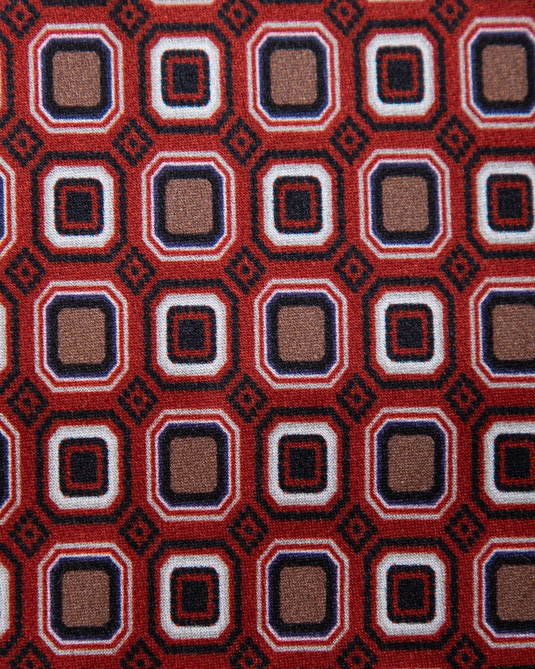 Cravatta Rosso Terracotta con Moduli Ottagonali
