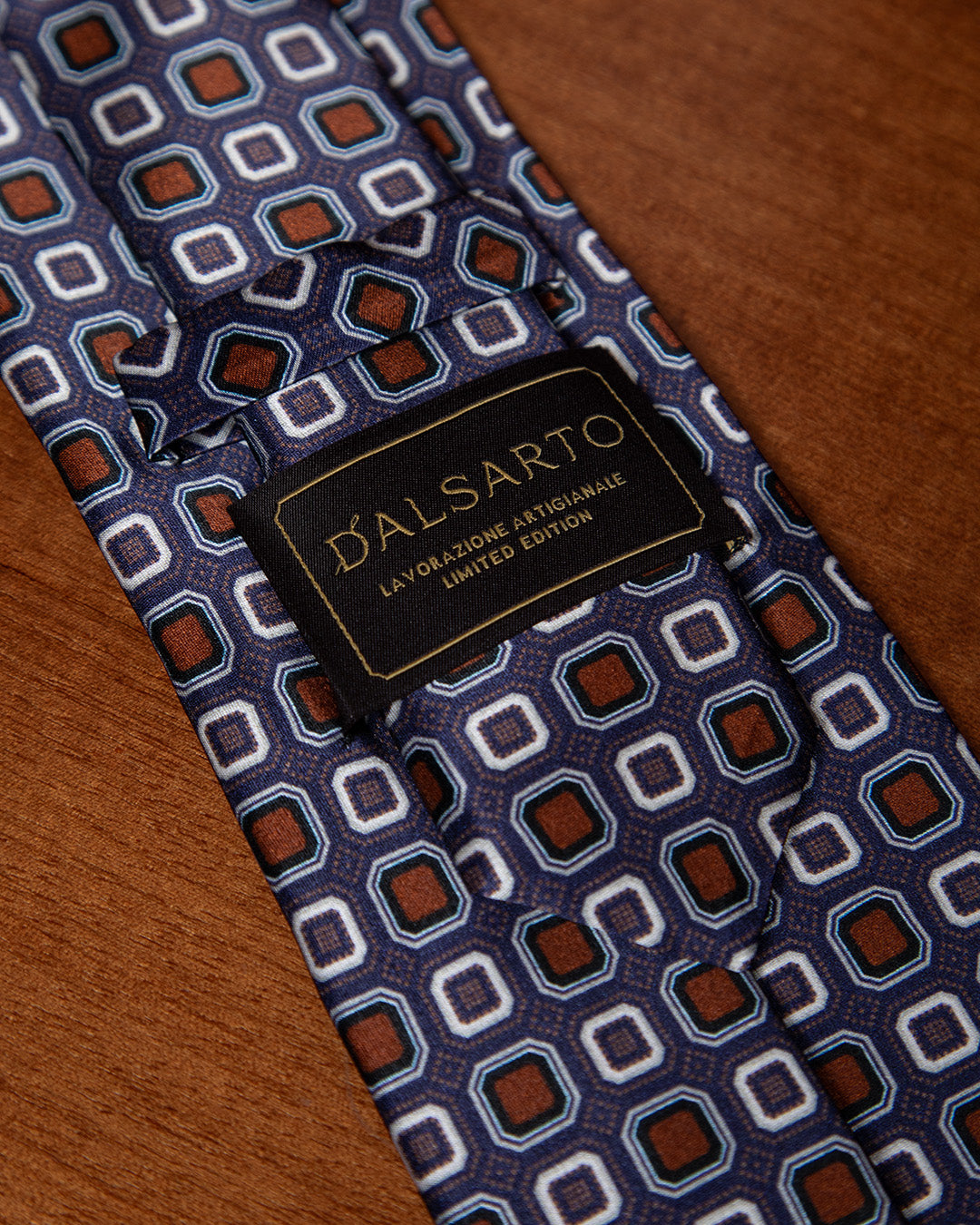 Cravatta Blu Notte con Moduli Ottagonali Rame