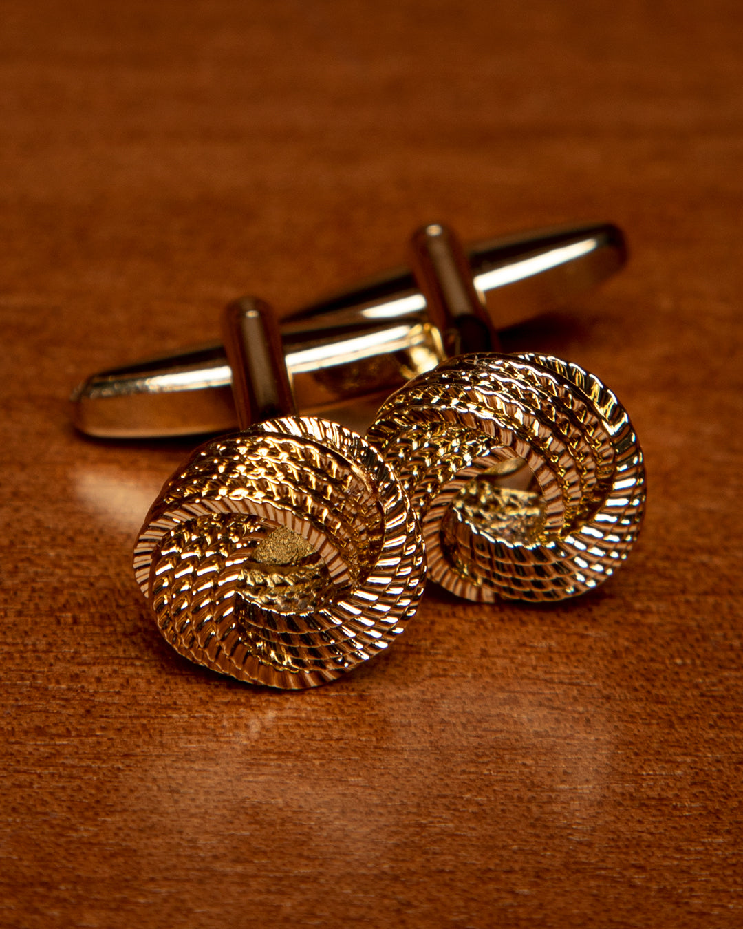 Gold-Colored Intertwined Cufflinks