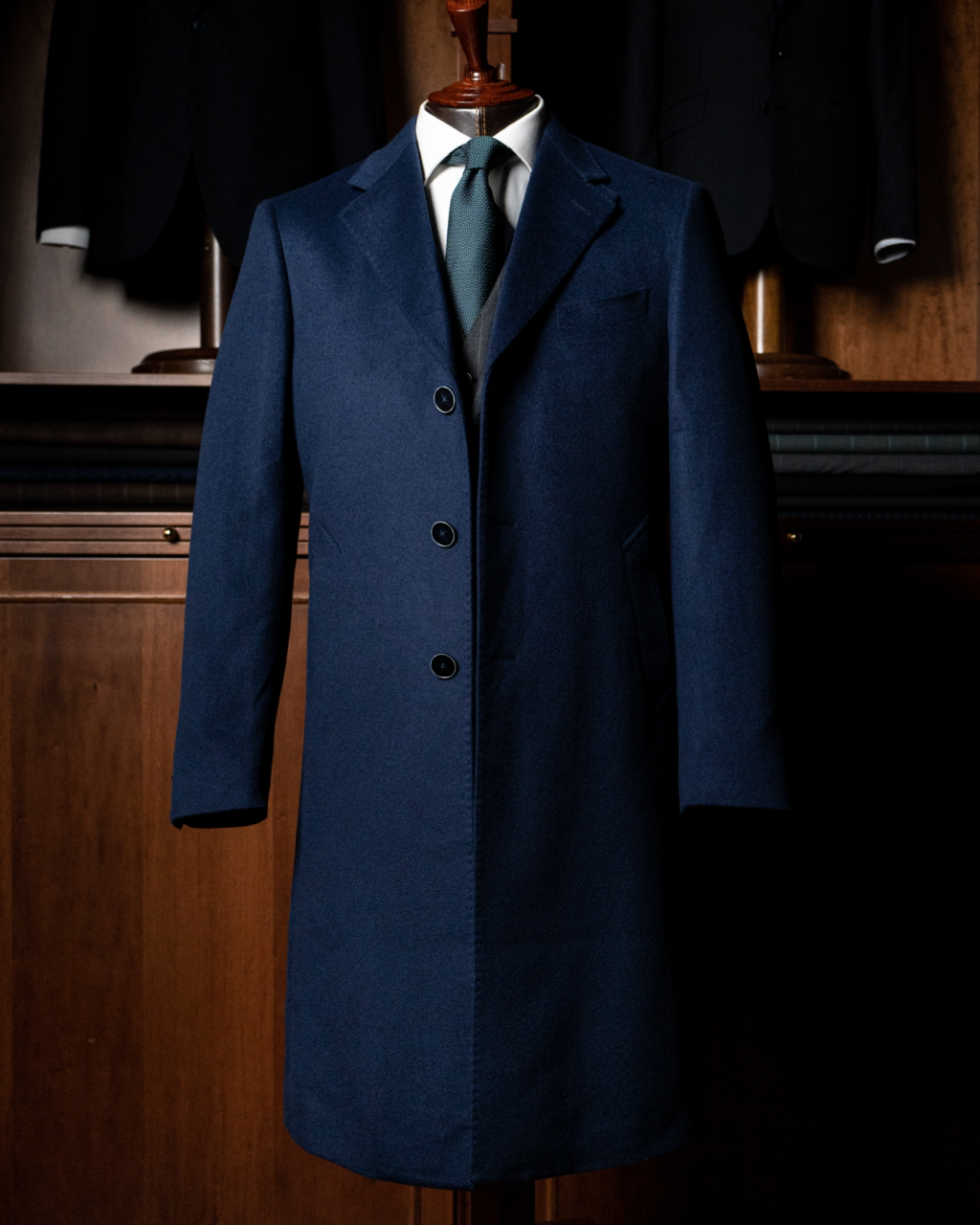 Cappotto Blu Scuro Tre Bottoni