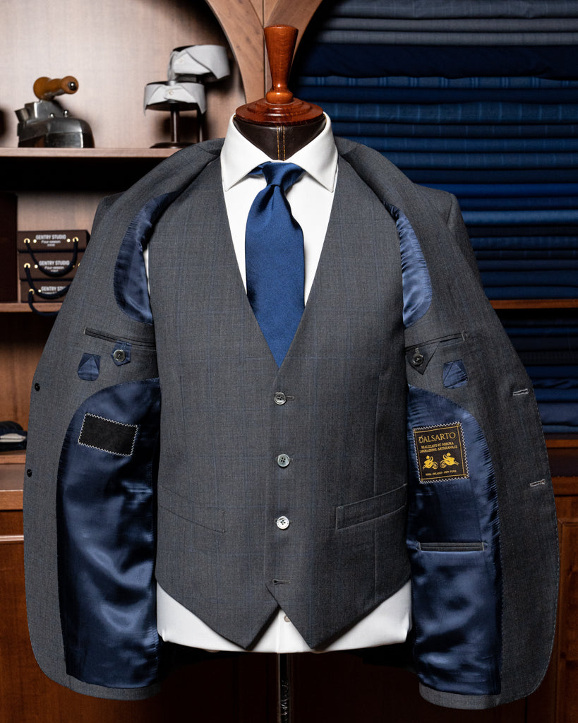 Abito Giotto Grigio Scuro Quadri Blu con Gilet