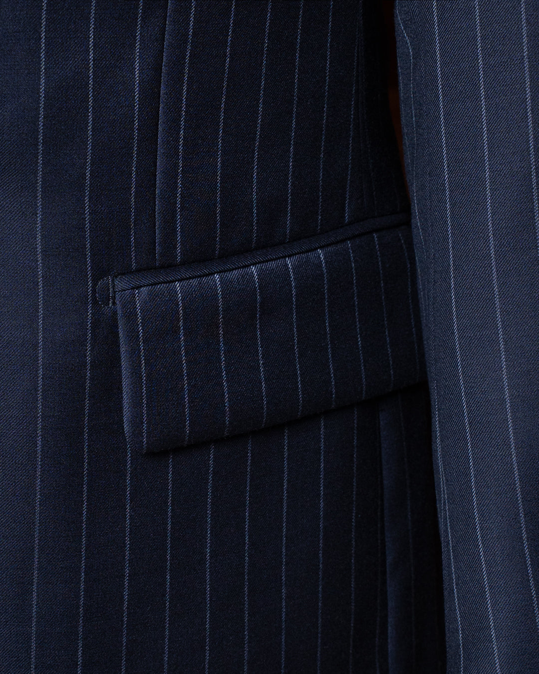 Abito Perugino Gessato Blu Navy con righe Azzurre