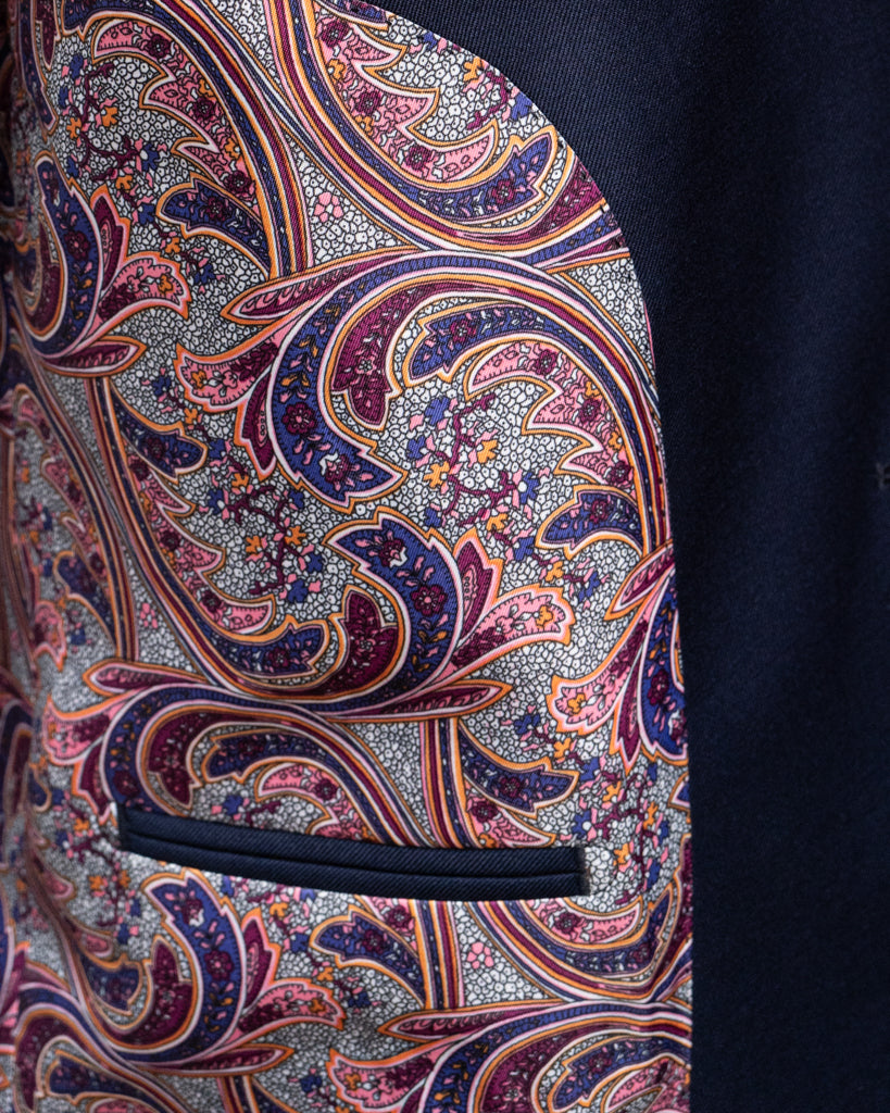 Abito Bernini Blu Scuro Fodera Fantasia: Eleganza Originale in Lana Quattro Stagioni.