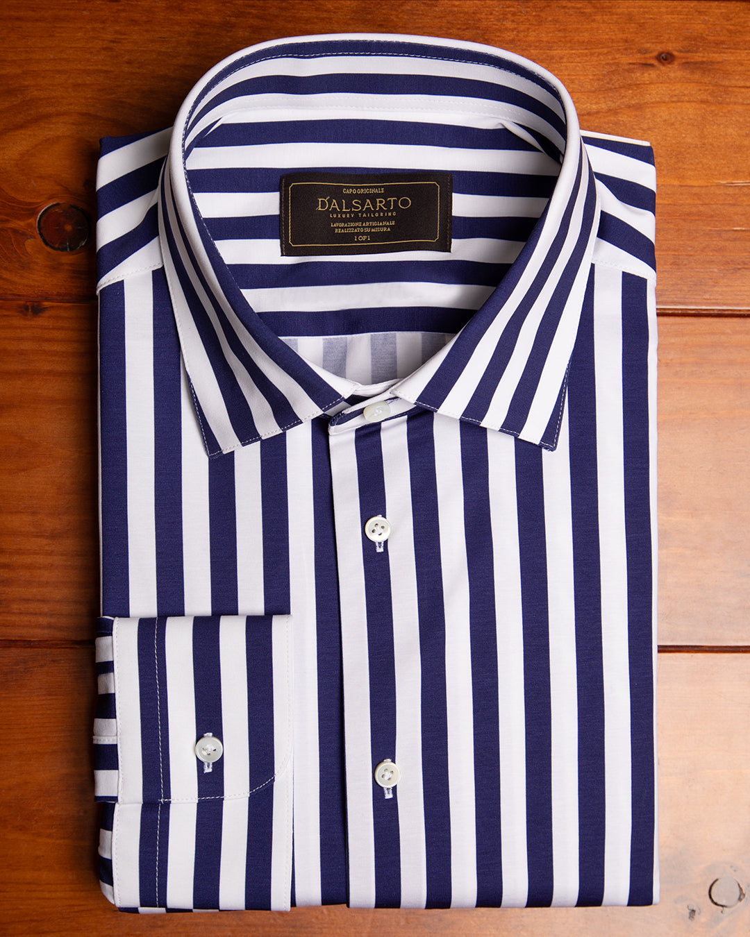 Camicia Bianca a Righe Blu Notte