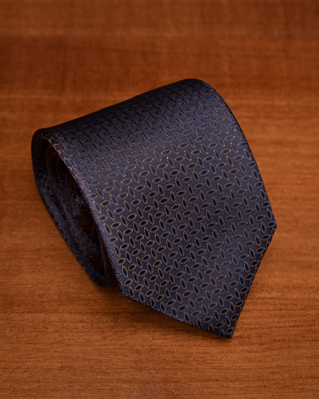 Cravatta Jacquard Blu Notte Con Motivo Ellittico Marrone Caffè