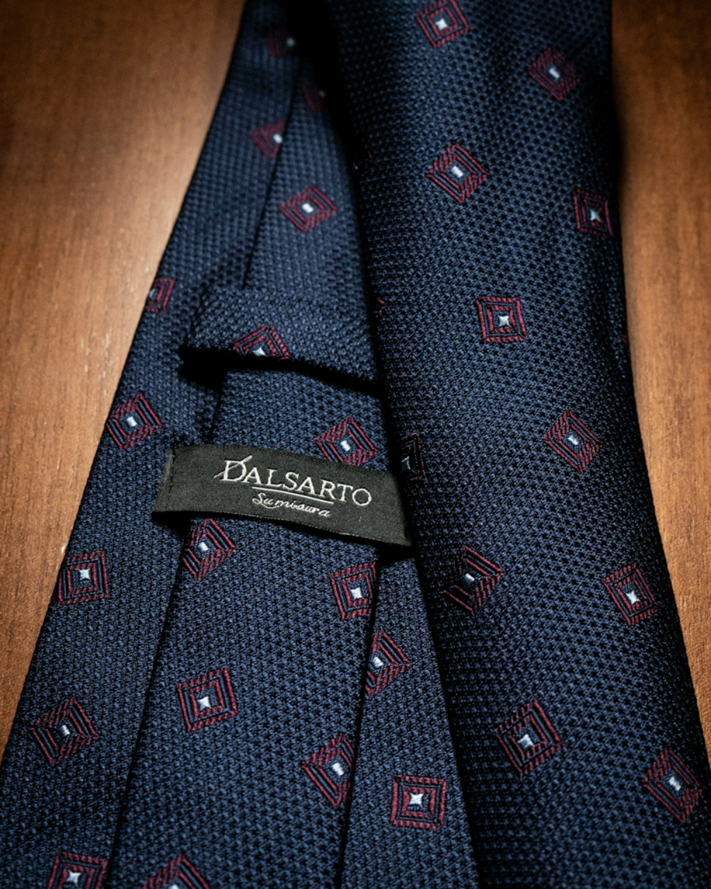 Cravatta Blu con Fantasia Rombi Bordeaux
