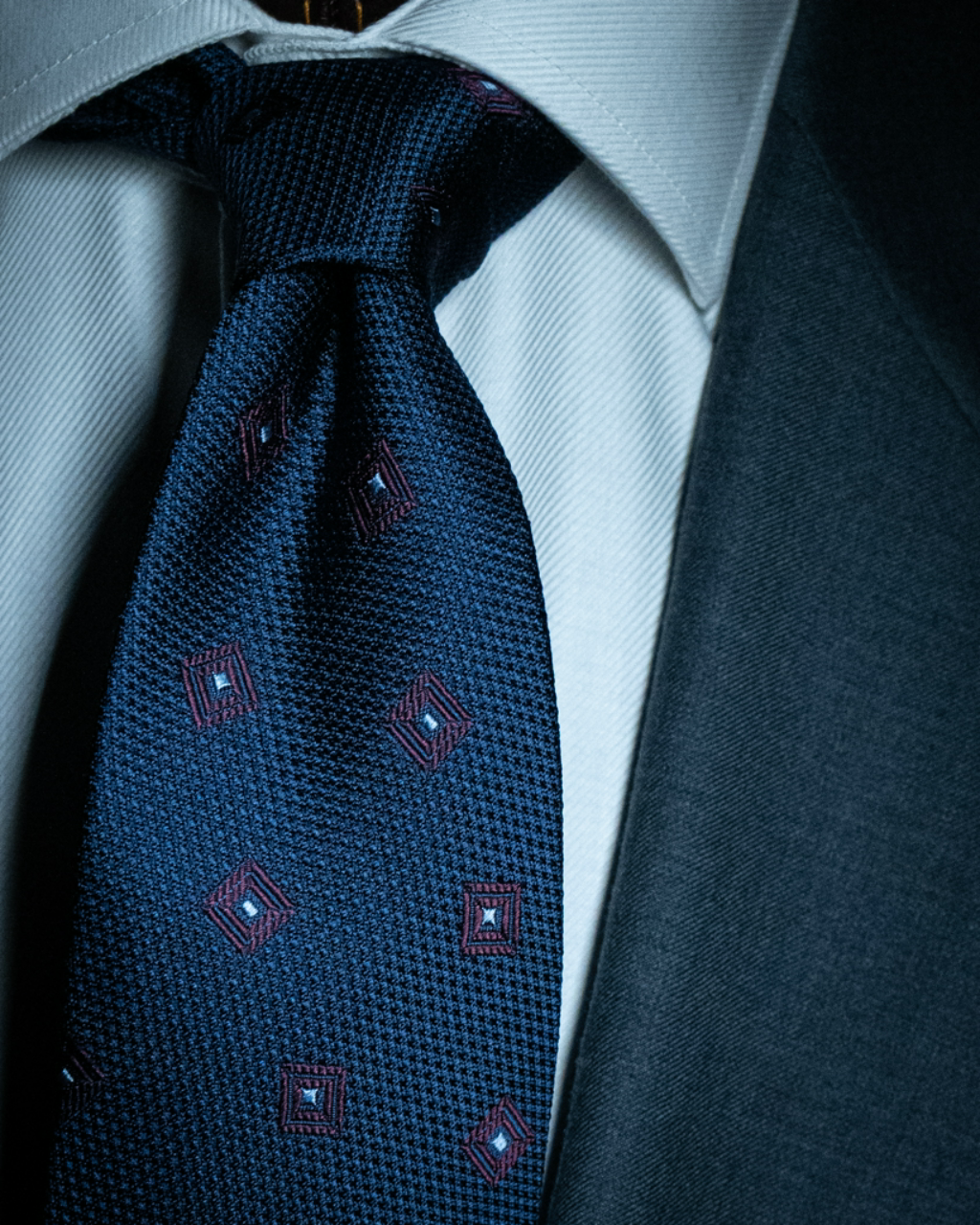 Cravatta Blu con Fantasia Rombi Bordeaux