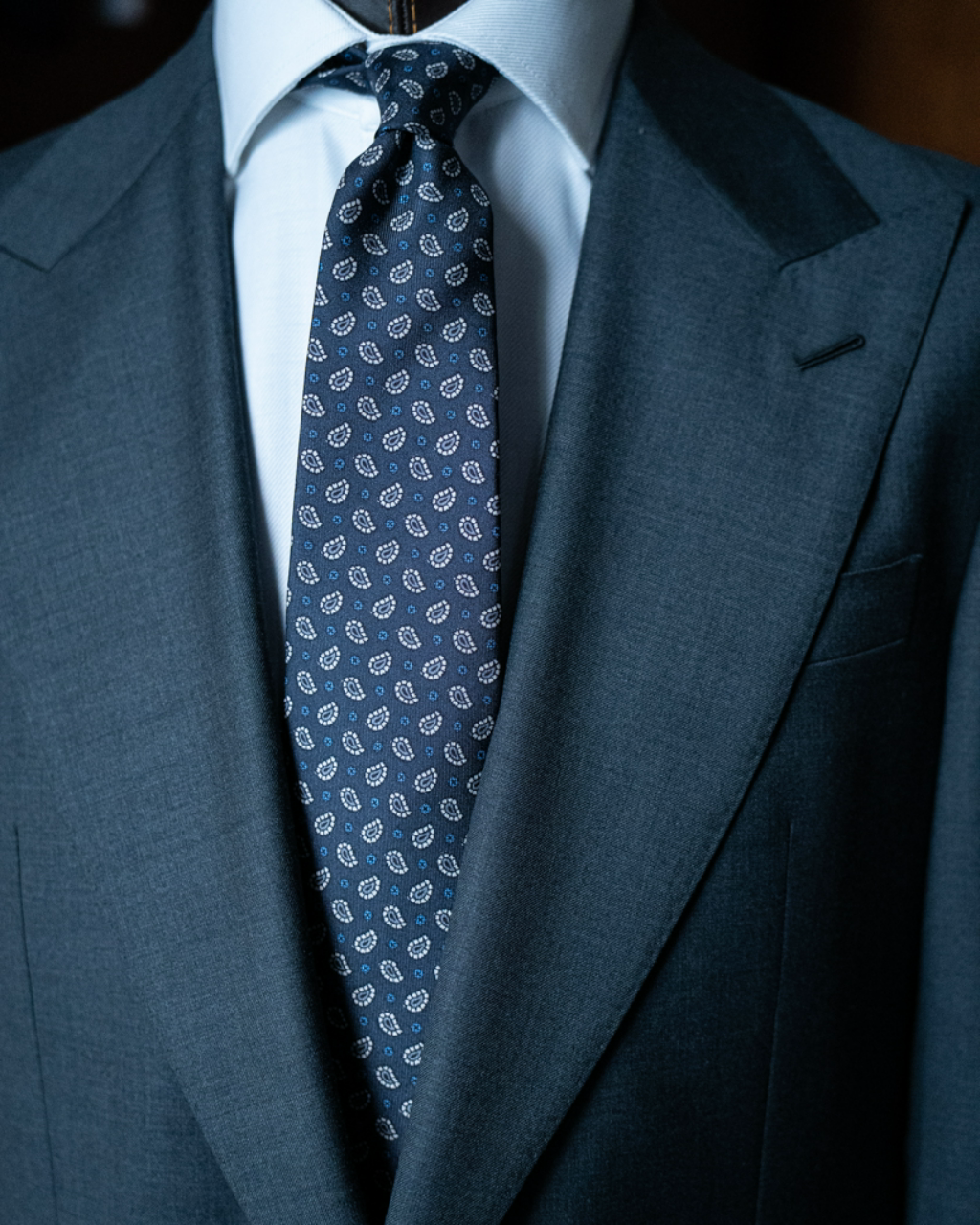 Cravatta Blu Notte con Paisley Grigio