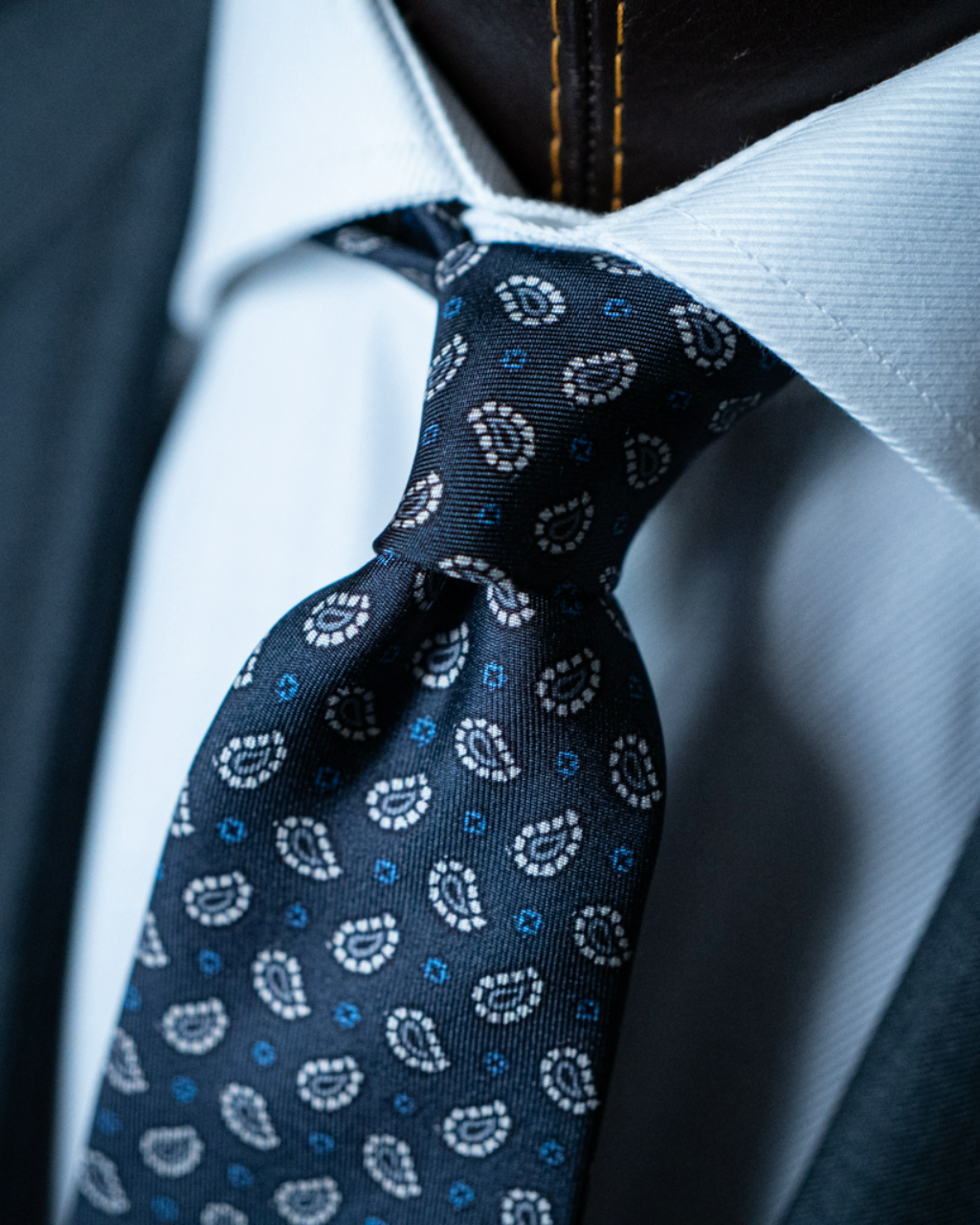 Cravatta Blu Notte con Paisley Grigio