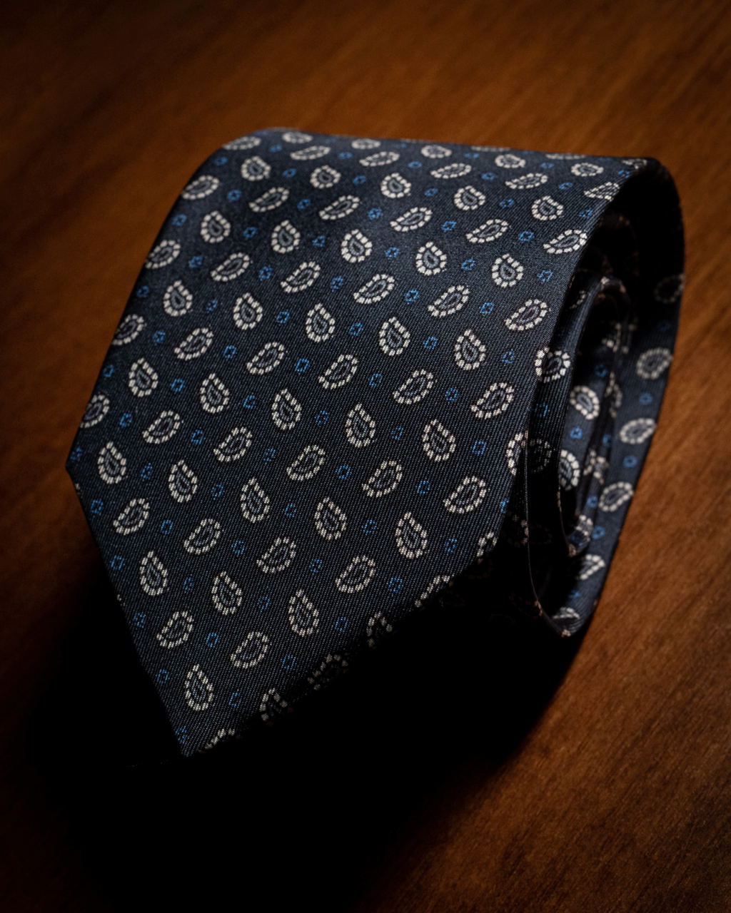 Cravatta Blu Notte con Paisley Grigio