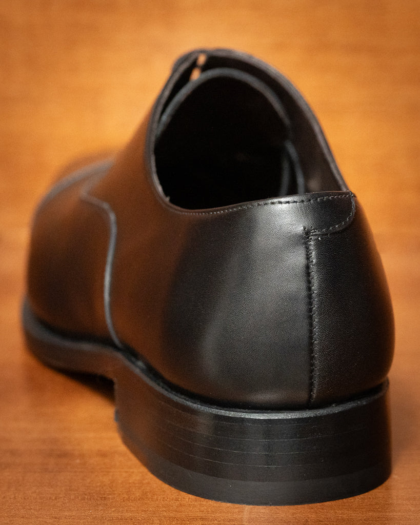 Polished Toe Oxford Shoe