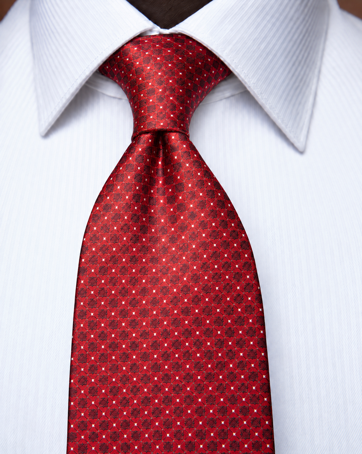 Cravatta Rosso Rubino con Motivo Geometrico