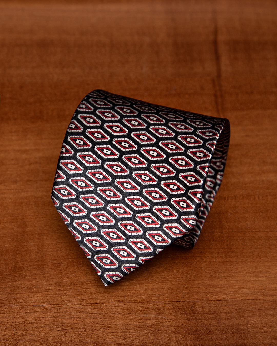Cravatta Blu con Rombi Rosso Rubino