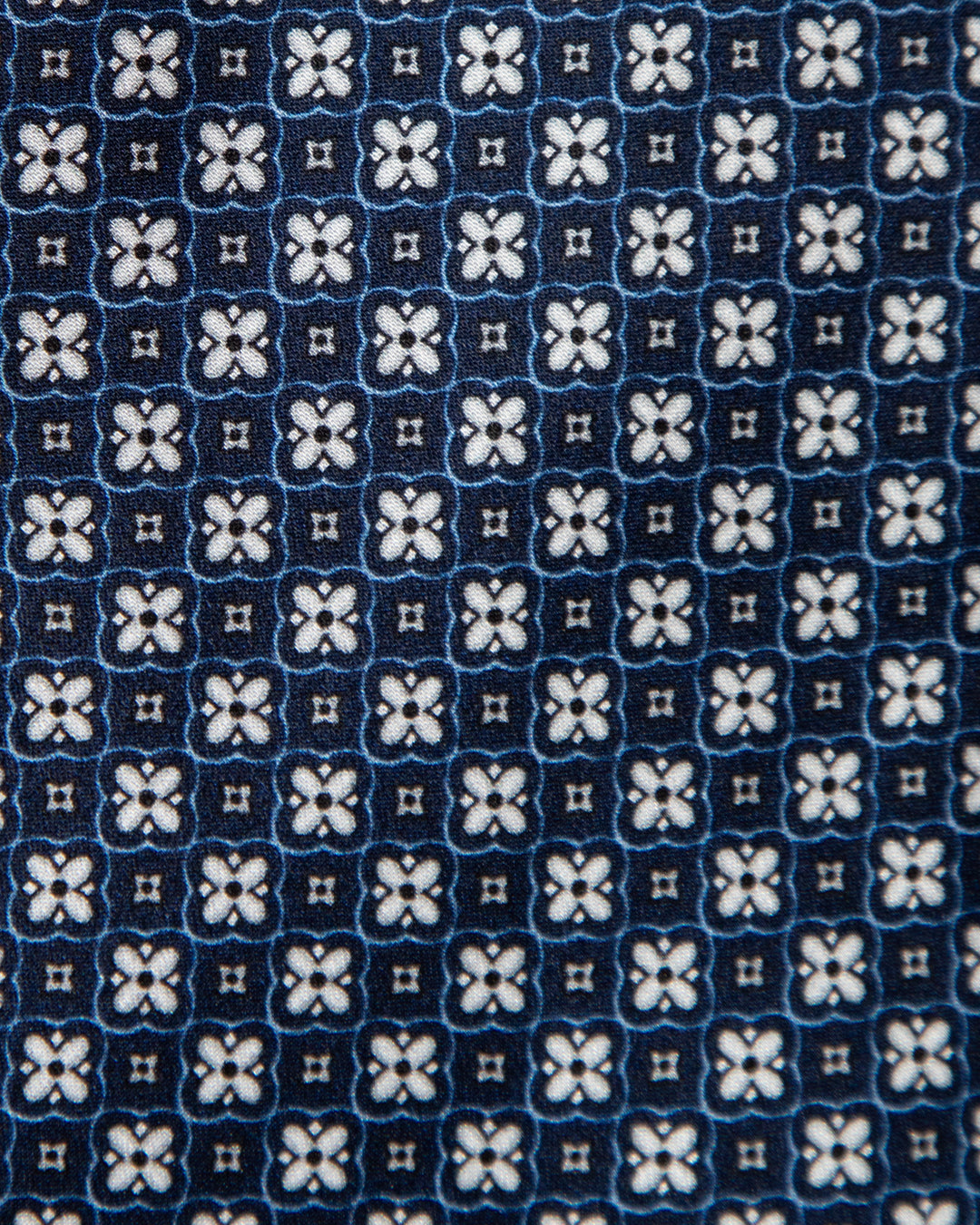 Cravatta con Motivo "Fior di Neve" su Fondo Blu Notte