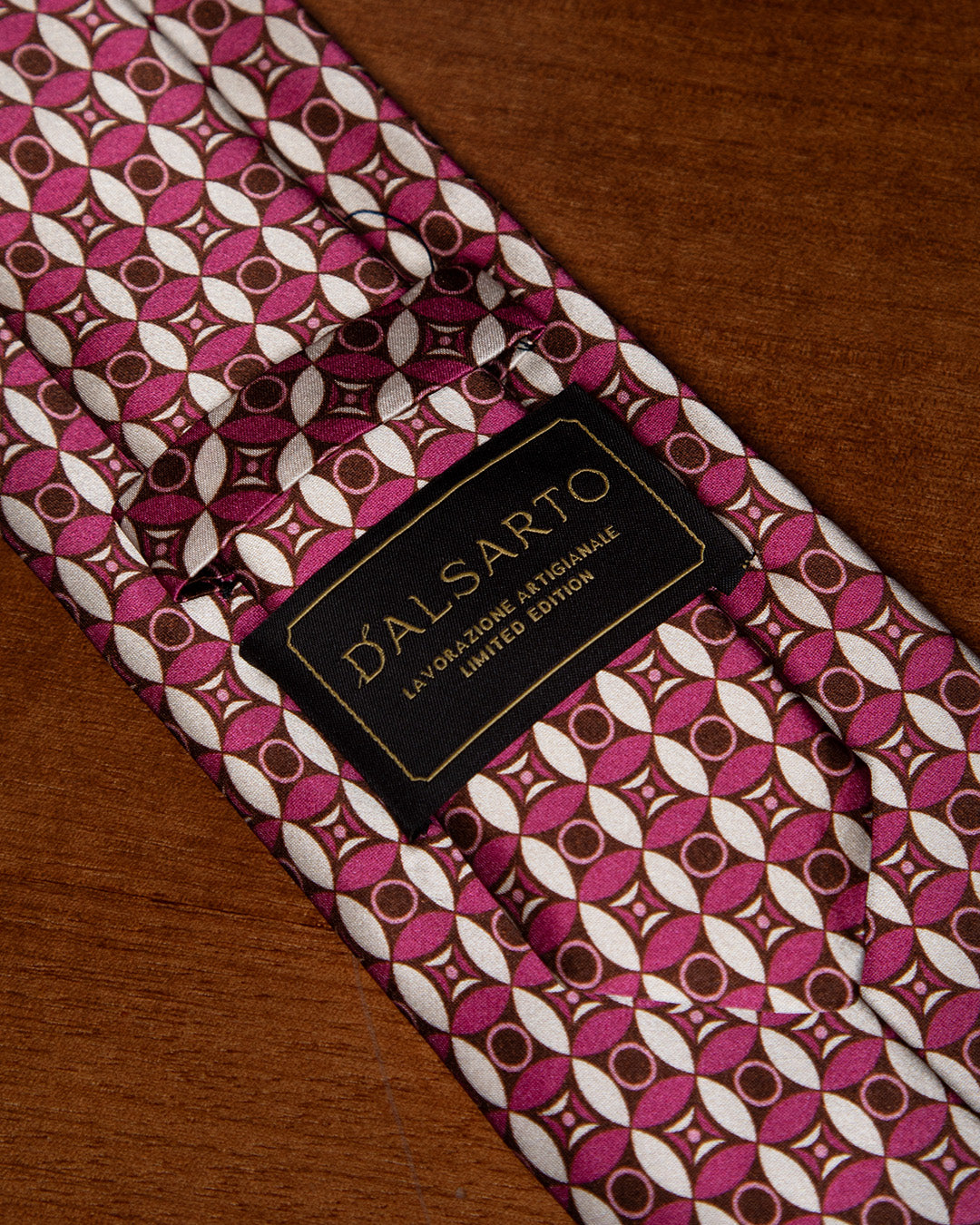 Cravatta Rosa e Arancio con Mosaico Geometrico