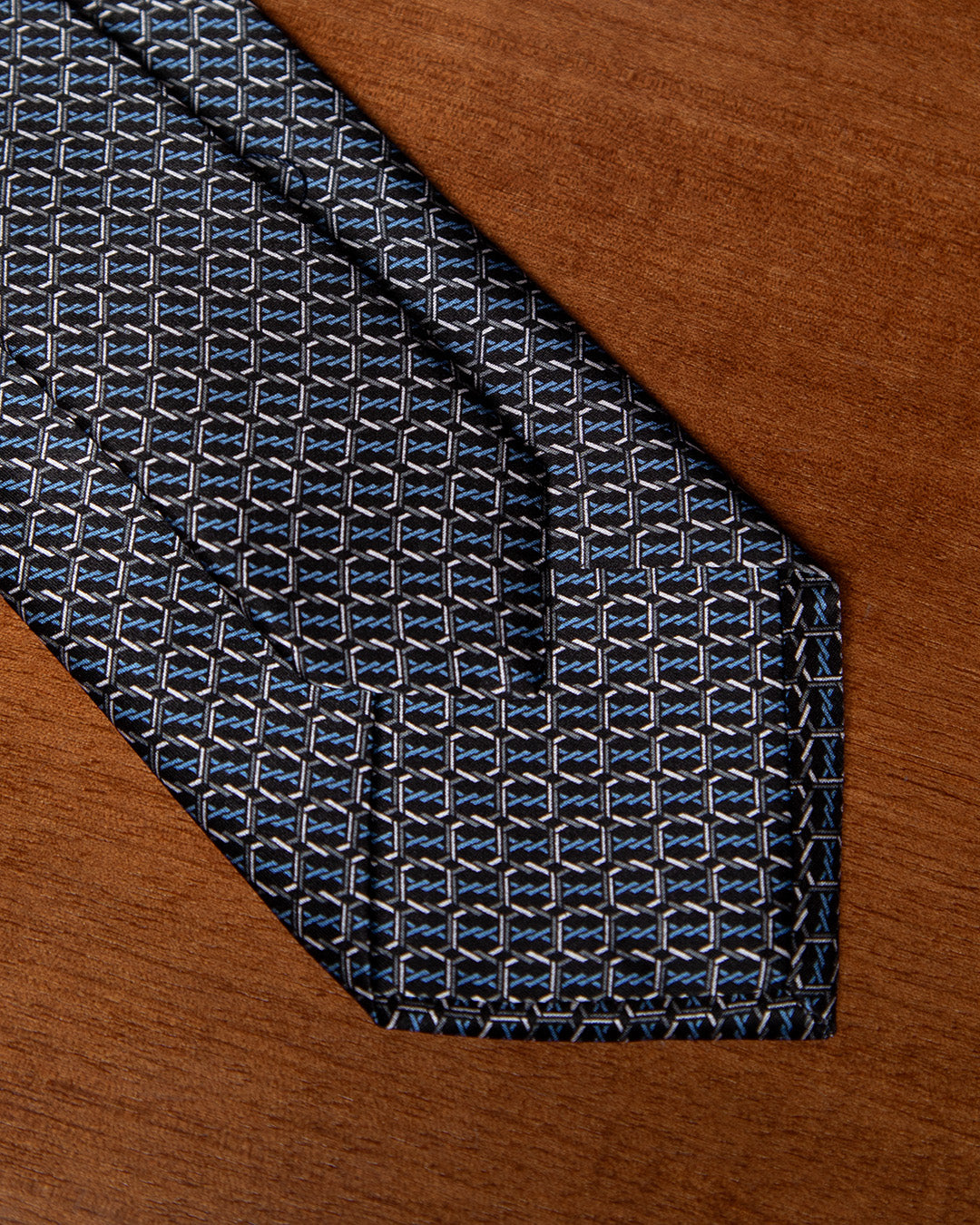 Cravatta Blu Notte con Reticolo Tridimensionale Argento