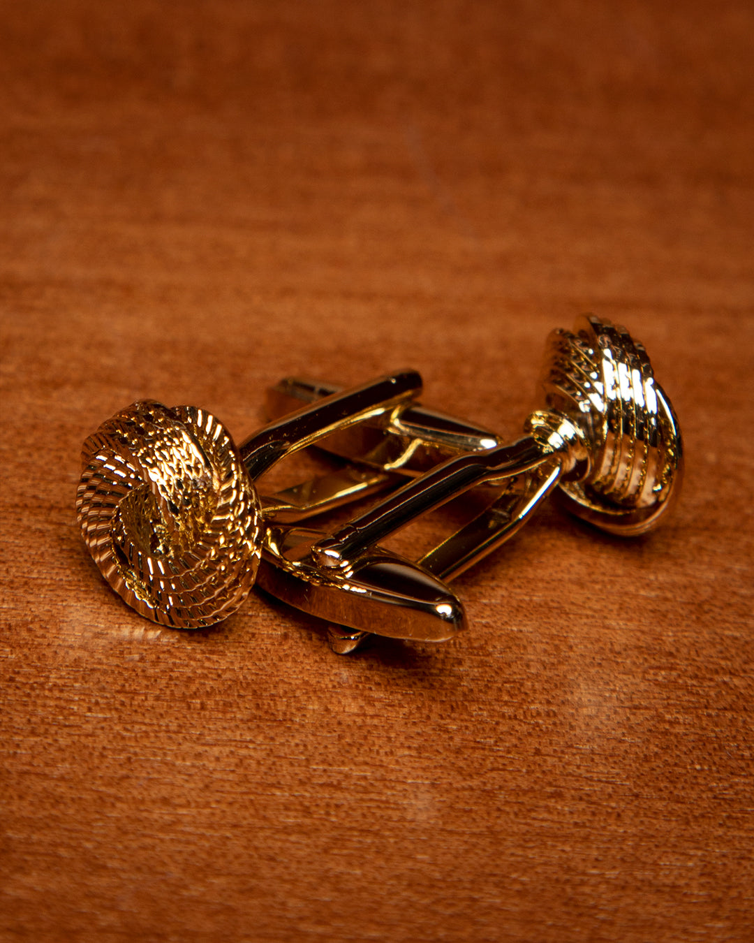 Gold-Colored Intertwined Cufflinks