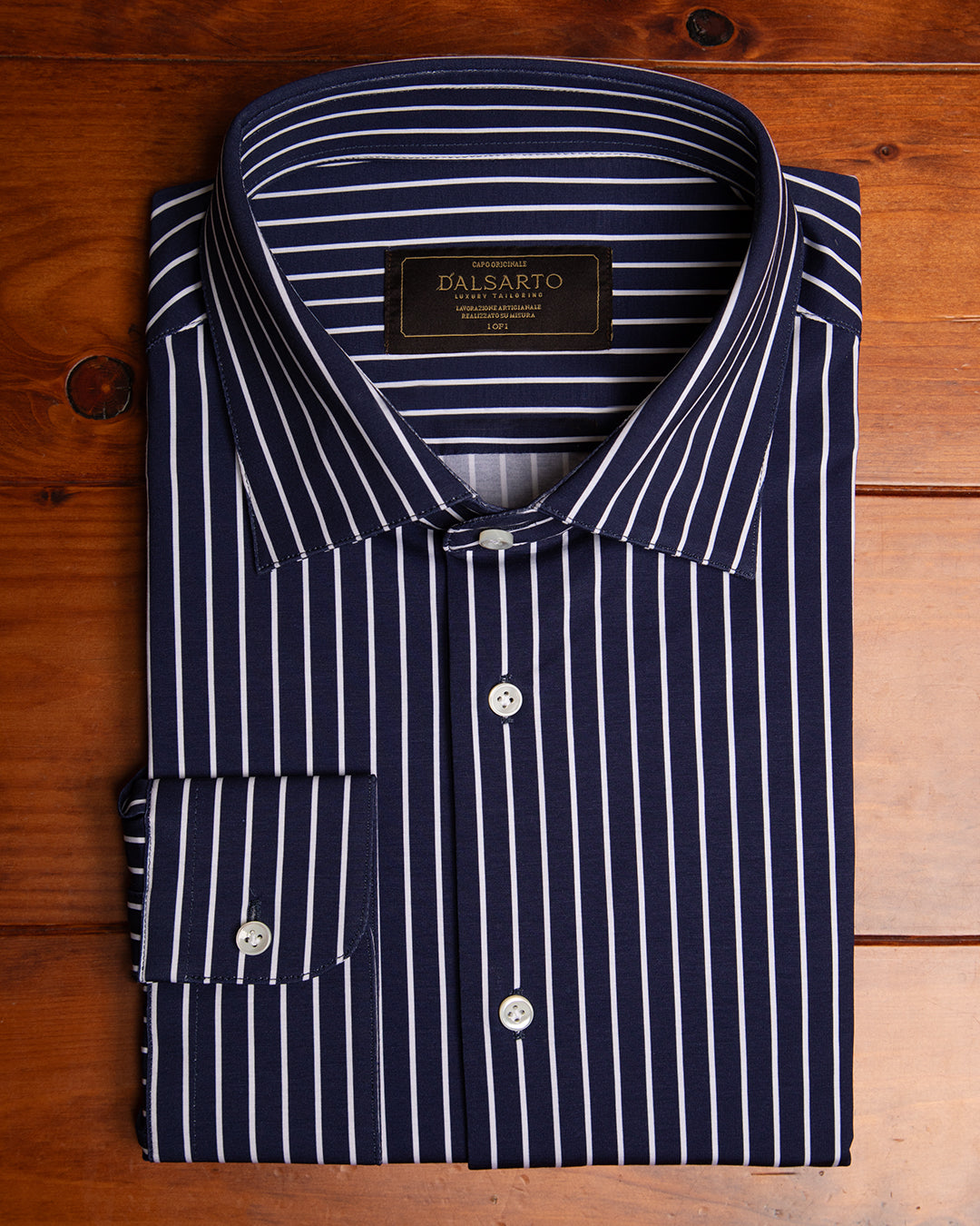 Camicia Blu Scuro con Righe Bianche