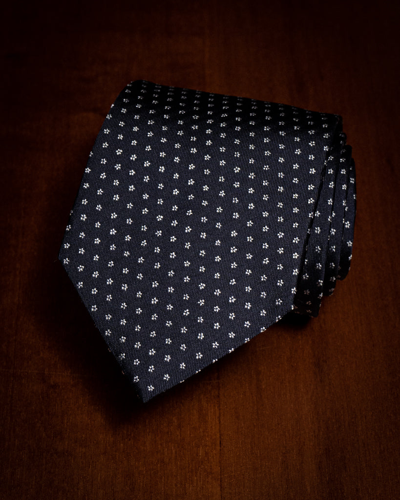 Cravatta Blu con Micro Fiori Bianchi