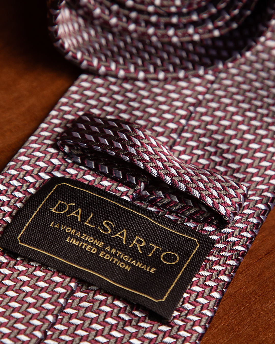 Cravatta Bordeaux in Seta con Microfantasia Argento